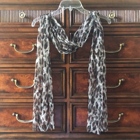 Great party dress with separate shawl. - Picture 10 of 10